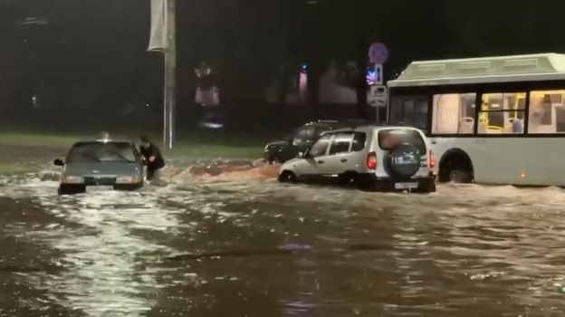 Сильные дожди затопили улицы Воронежа