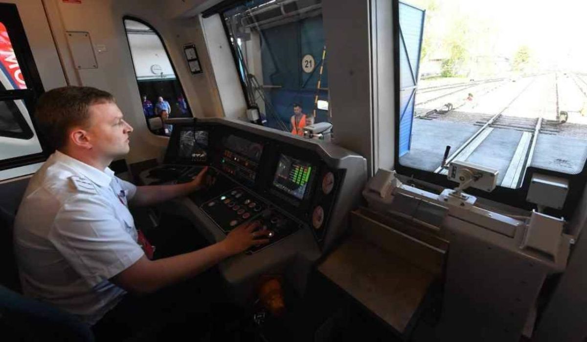 В Омской области две электрички переводят на ежедневный график движения