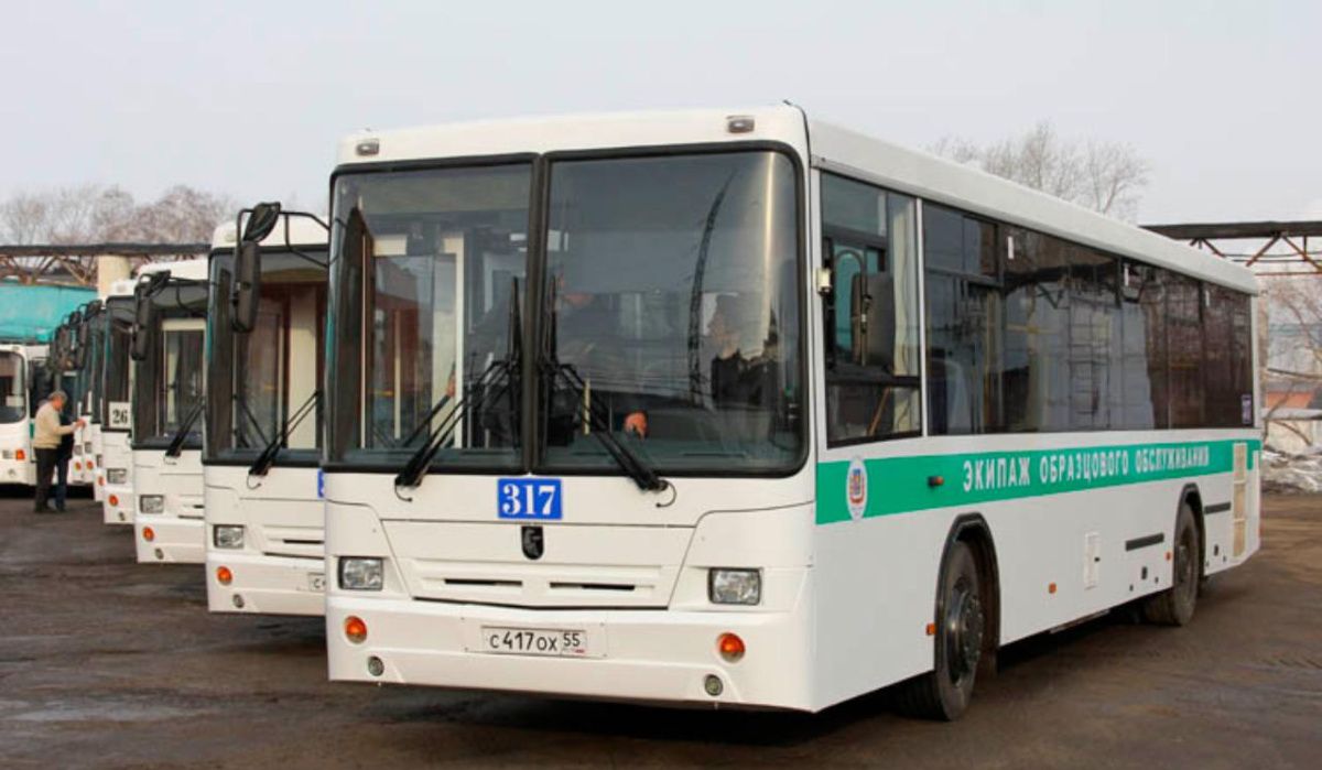 Власти Омска купили инновационные низкопольные автобусы