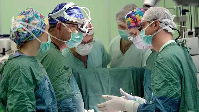 Уникальная операция на мозге без трепанации впервые проведена в Петербурге