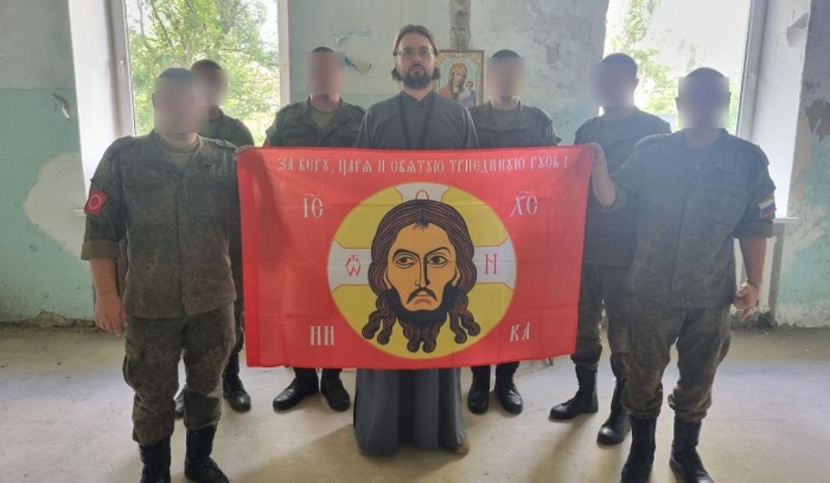 Омский священник УАЗ переделал в передвижную церковь для поездок в зону СВО