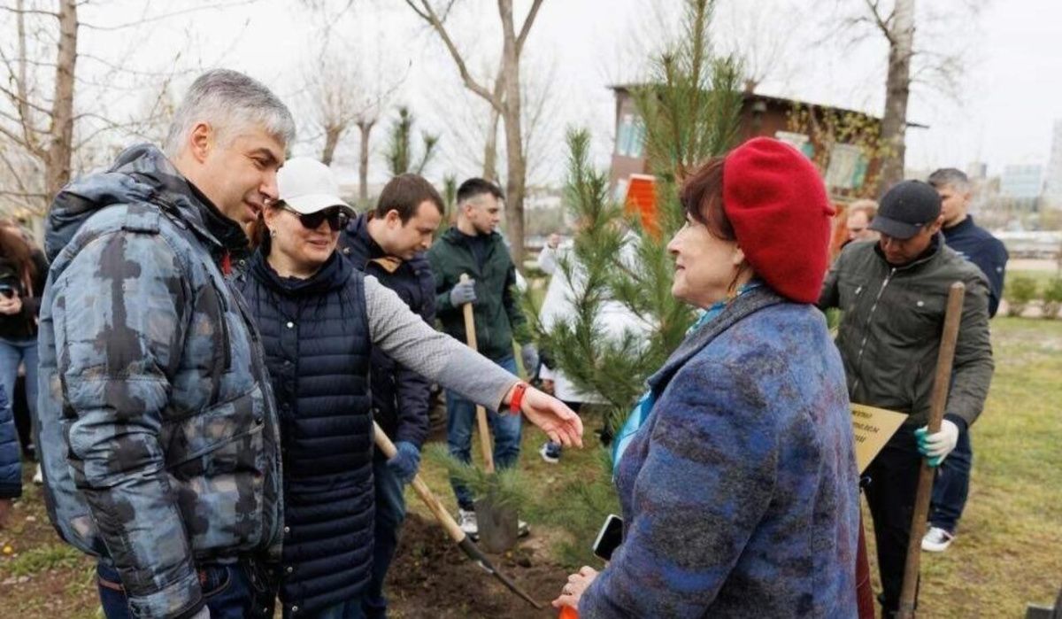 В Ростове появилась аллея заслуженных учителей 