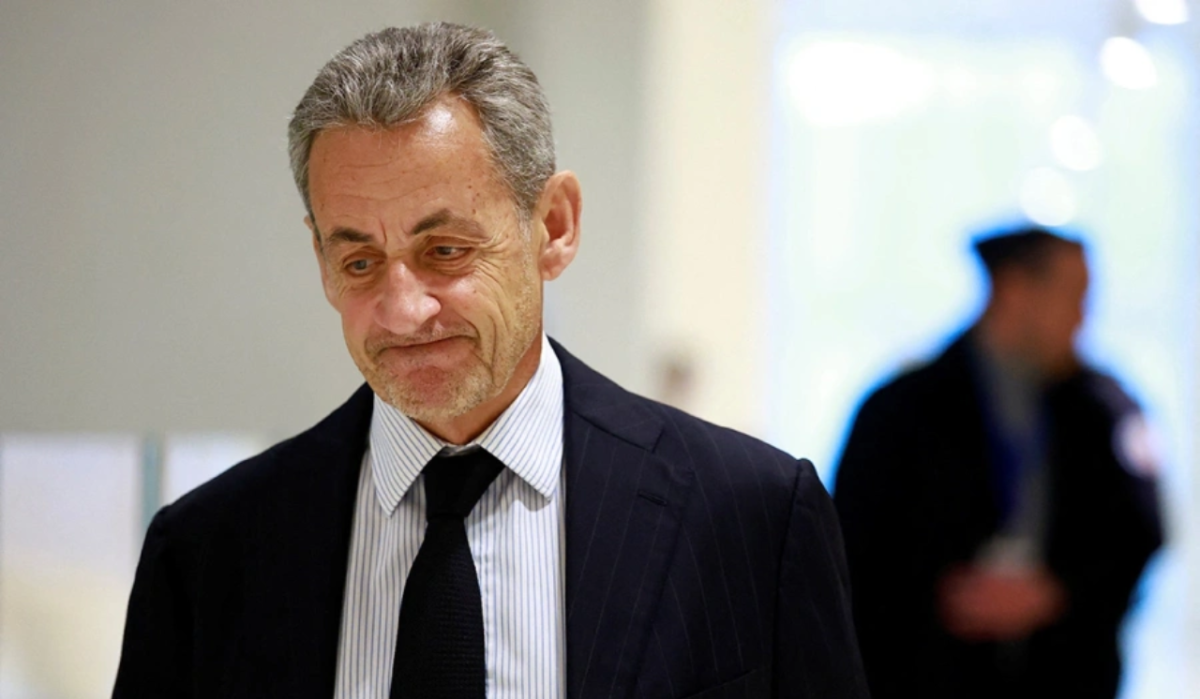 Саркози лишён ордена Почетного легиона: бывшему президенту отозвали награду