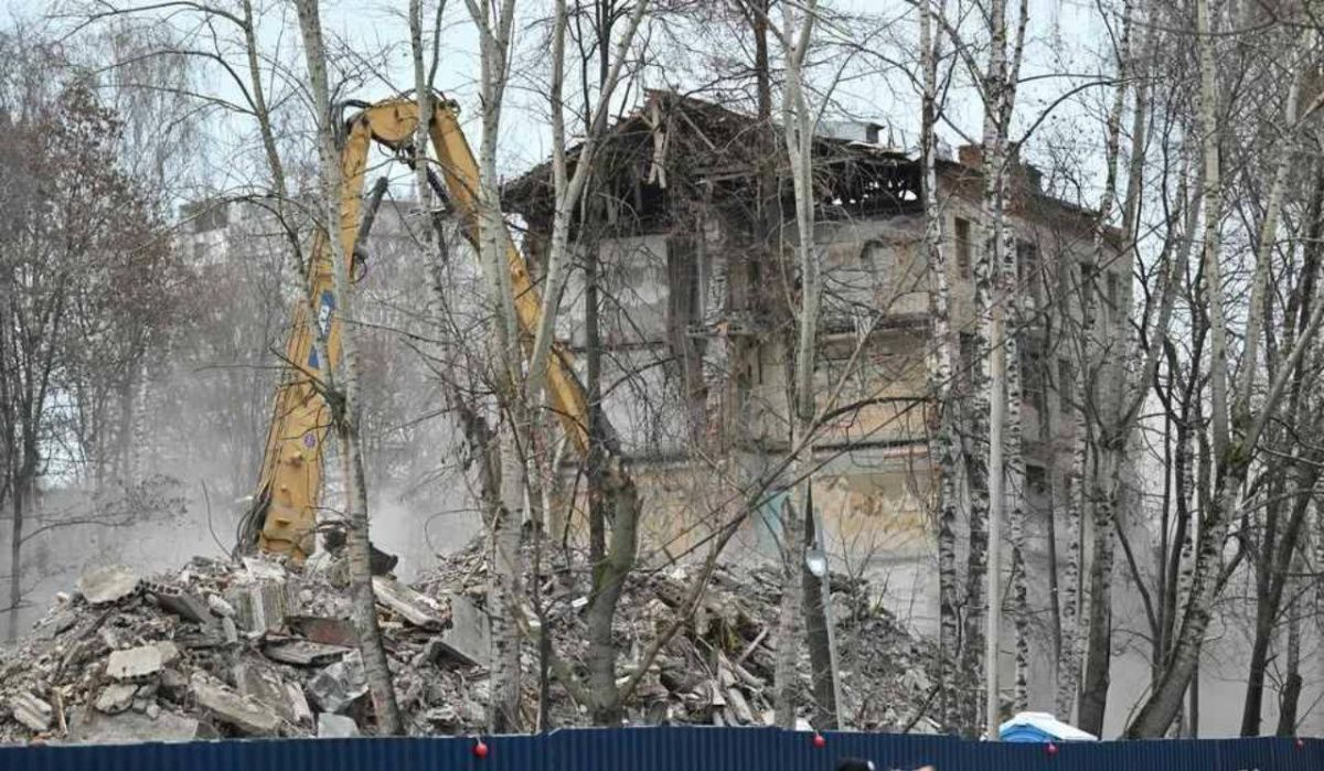 Администрация Омска запланировала снос аварийного дома на Московке