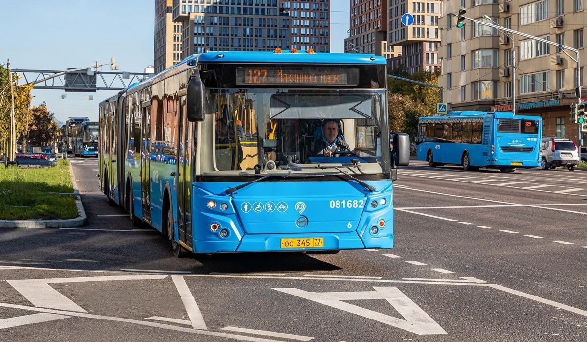 В четырех районах Москвы появятся новые выделенные полосы для общественного транспорта