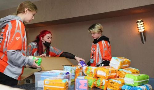 Студенты Омска собрали более 30 тонн гуманитарной помощи для жителей ЛНР и ДНР