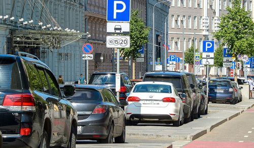 В Омске появятся платные парковки 