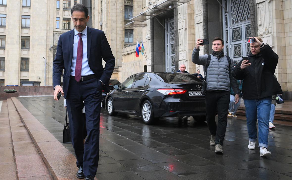 Россия вручила ноту послу Азербайджана с требованием освободить журналистов