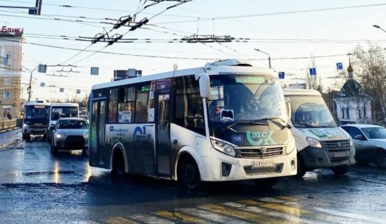 В Омске популярные автобусные маршруты стали магистральными
