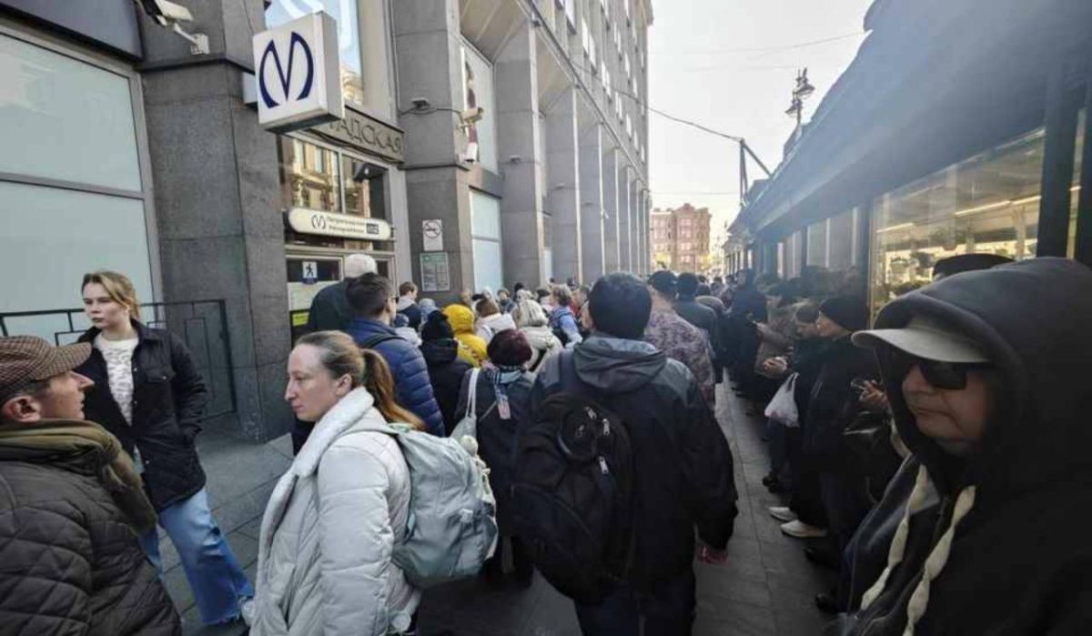 Ремонт начался на двух станциях метро Петербурга 12 мая