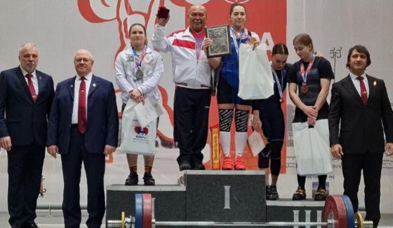 Жительница Омска победила на Кубке России по тяжелой атлетике