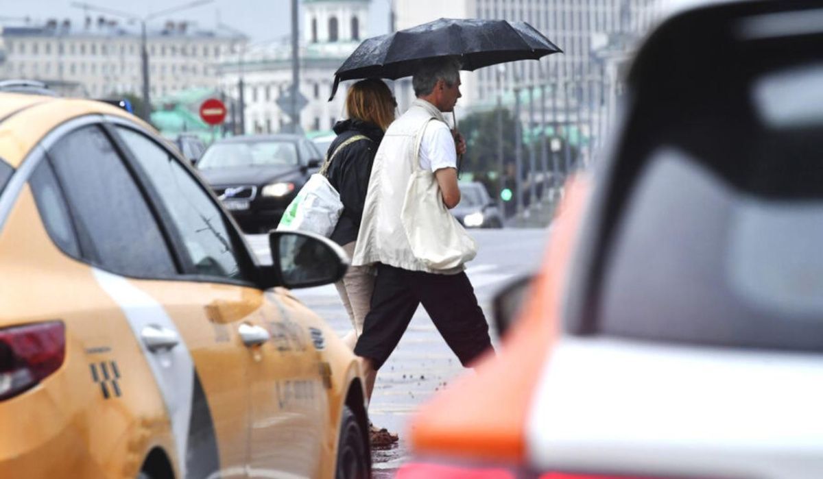 Москвичей ждет дождливая и прохладная погода в выходные