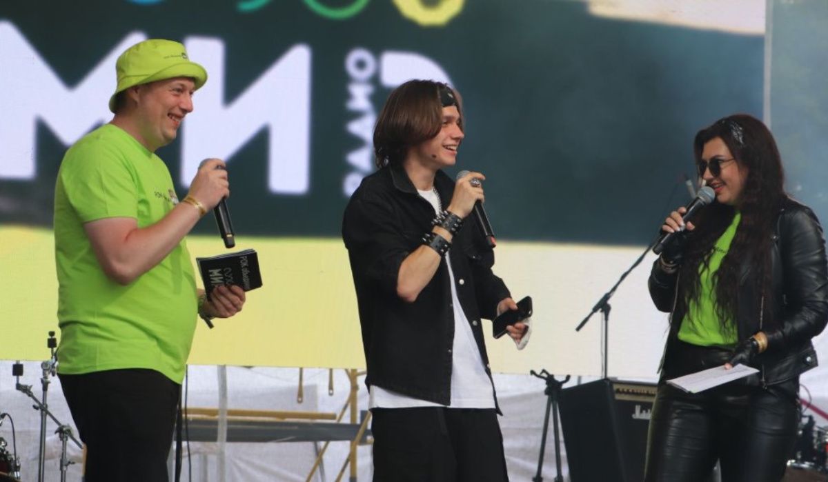 КАТЕРИНА и Гранатовый сок зажгли на рок-фестивале «Солнцестояние»