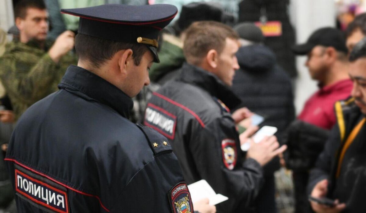 Аксенов предложил отказаться от толерантности в миграционной политике