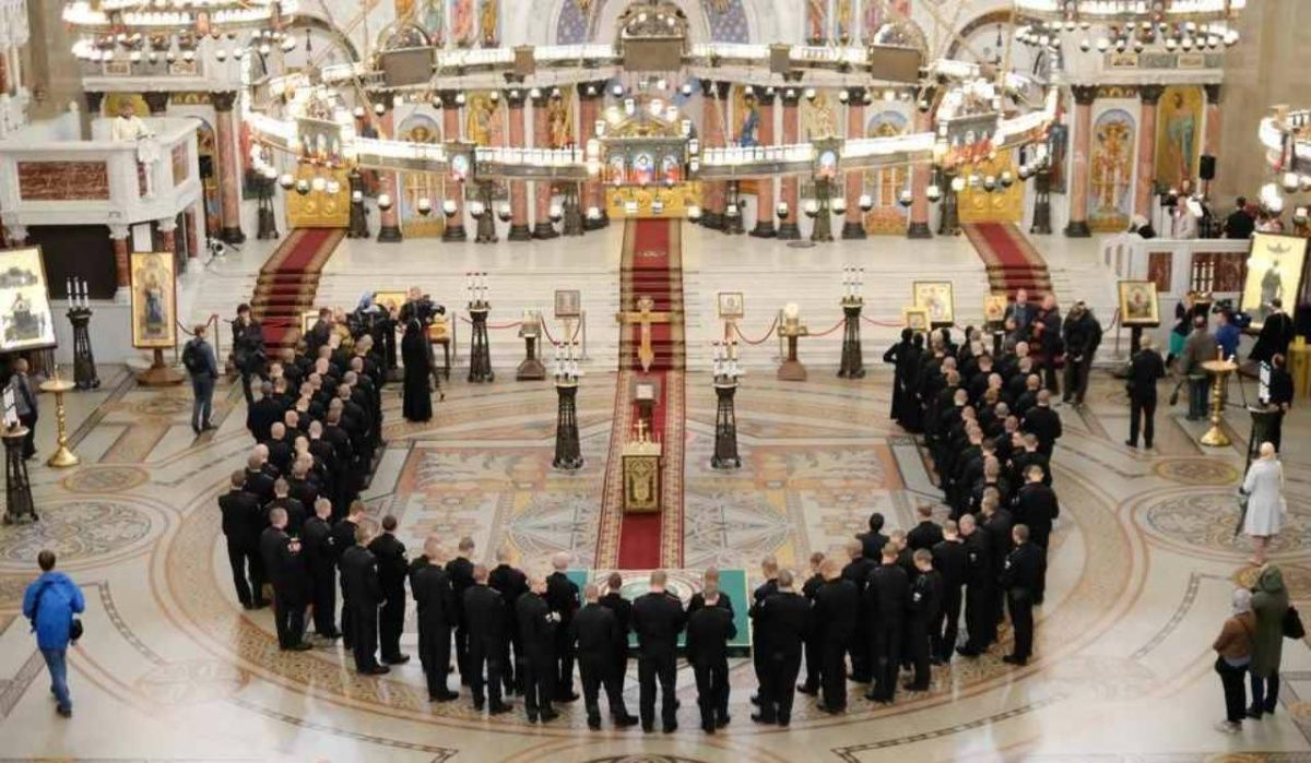 Десница Андрея Первозванного прибудет в Петербург к Дню ВМФ