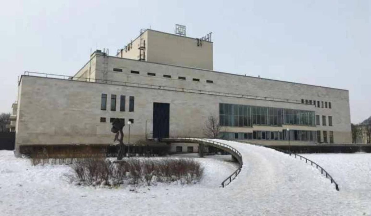 У ТЮЗа на Пионерской площади Петербурга новый статус