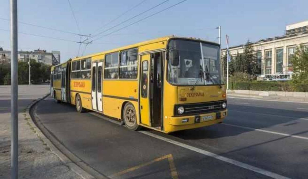 В Омске назвали сроки поступления новых оранжевых автобусов-«гармошек»