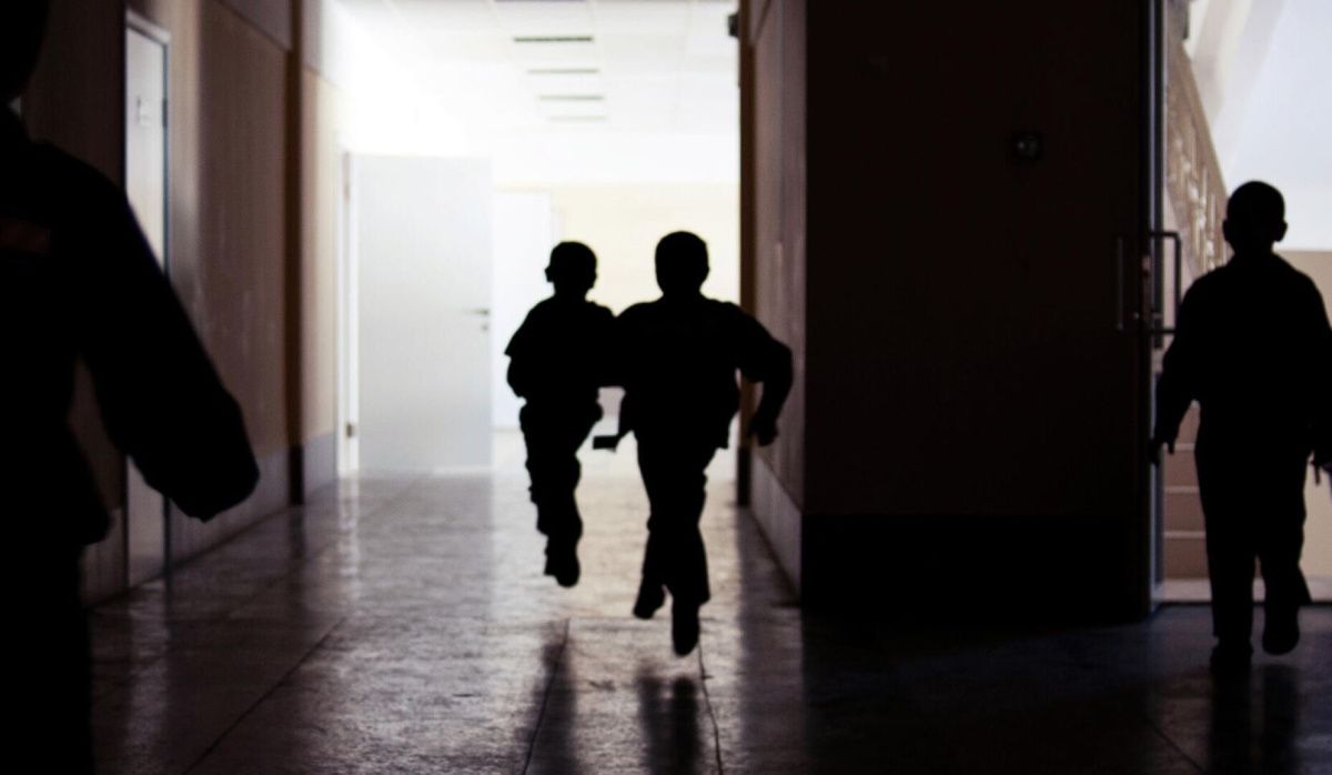 Школьник из Петербурга оказался в больнице после нападения одноклассников