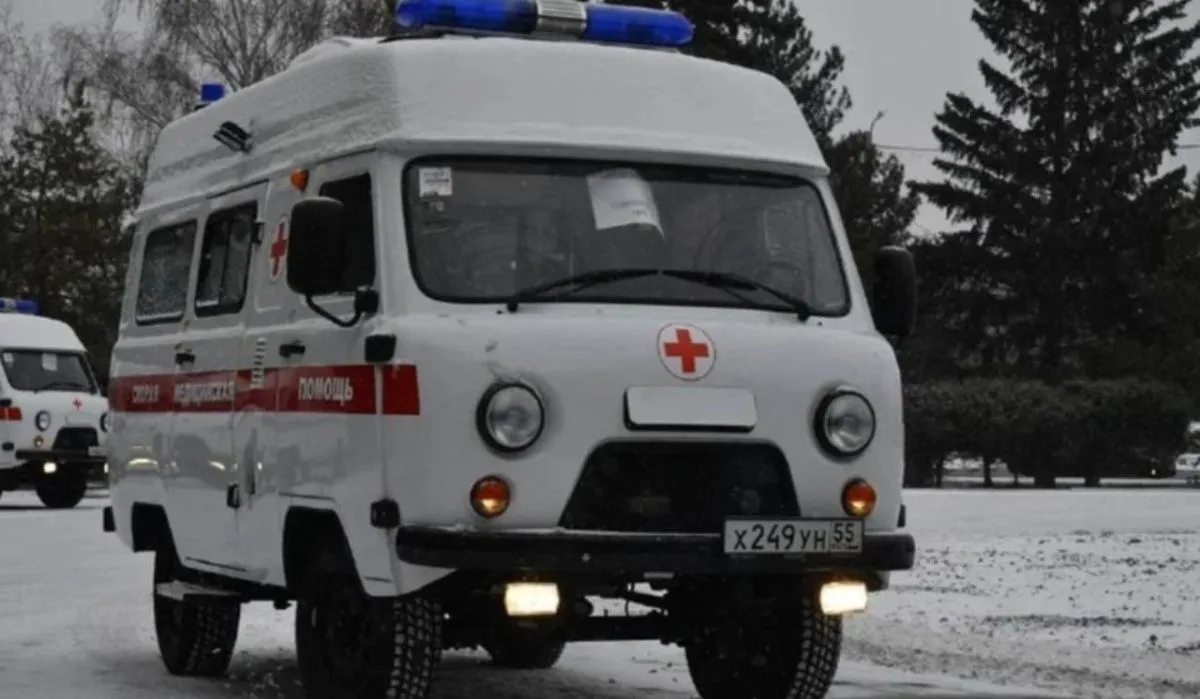 Больницы Омска получили новые машины скорой помощи