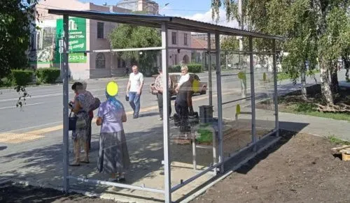 В Омске установят несколько десятков новых остановочных павильонов