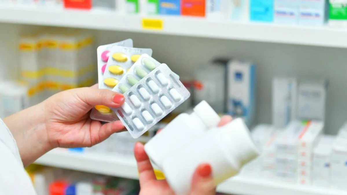 Минздрав утвердил порядок обеспечения бесплатными лекарствами больных COVID-19 омичей